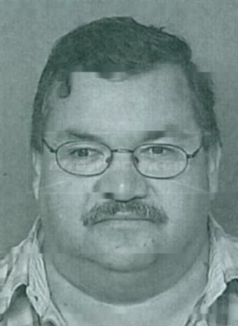 Roberto J Saenz