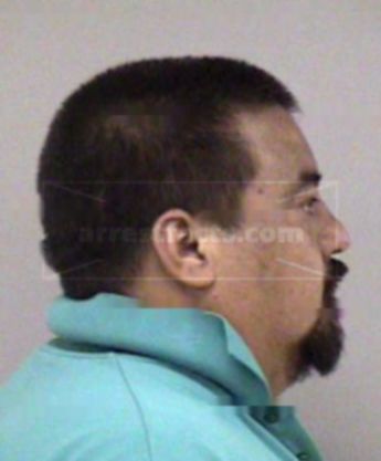 Jose L Villafan