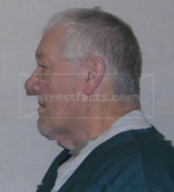 Robin D Loret