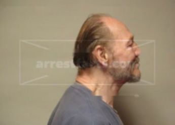 Daniel D Benham