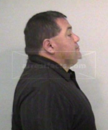 Louie V Aldama