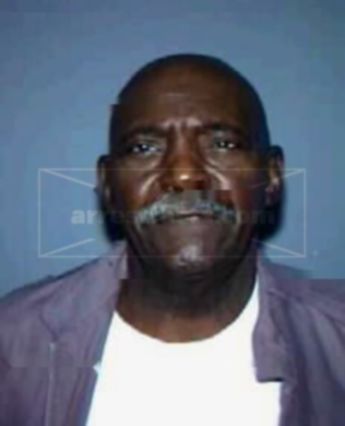 Elbert L Chisom