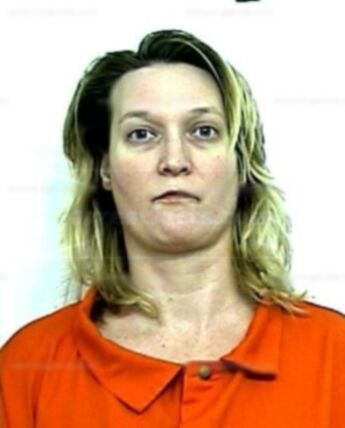 Rebecca R Pettit