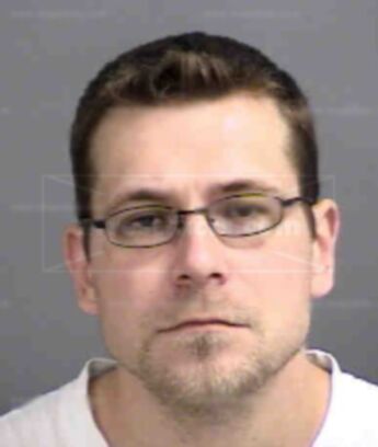 Evan D Llewellyn