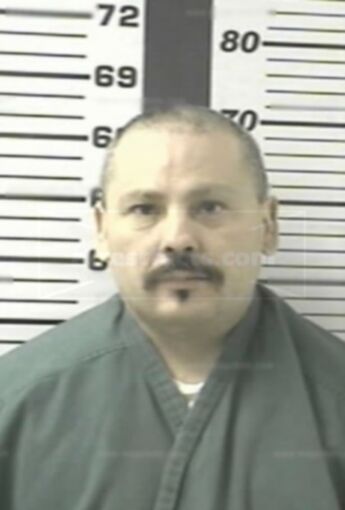 Edward L Chavez