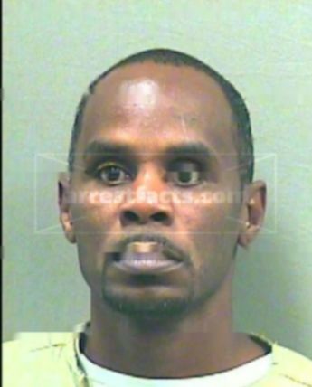 Donta M Woods