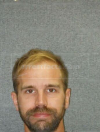 Oliver M Denavas