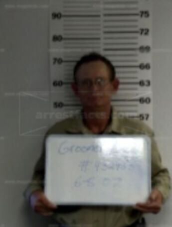 Loyd Glenn Groomer