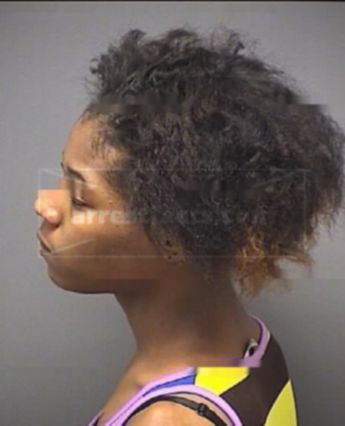 Deandra Paque'l Henryhand