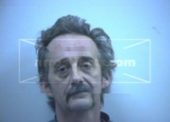 Larry D Mchood