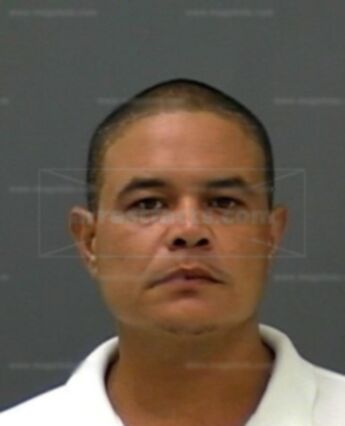 D Carlos Esparza