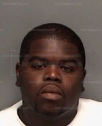 Lorenzo J Brown