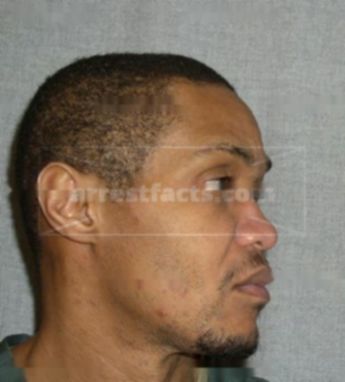 Derrick L Richards