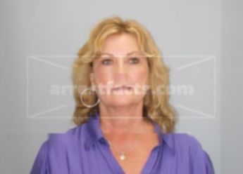 Gail M Heil