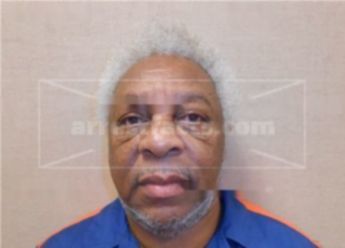 Lester L Roberson