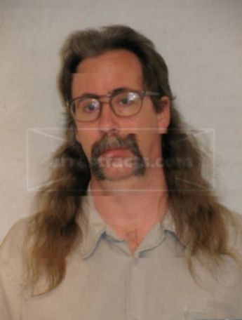 Lonnie R Briscoe