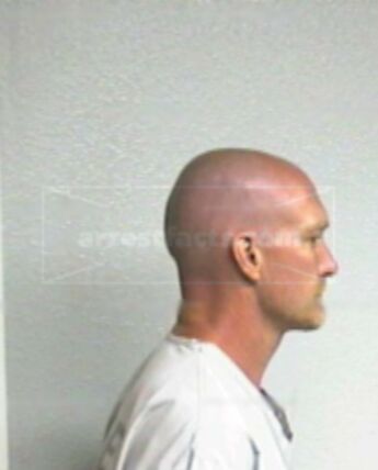 Derrick L Skelton