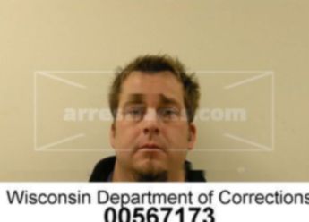 Dustin B Hildebrand