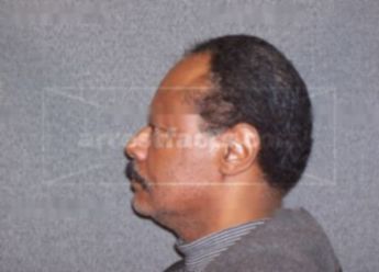 Darrell W Biami