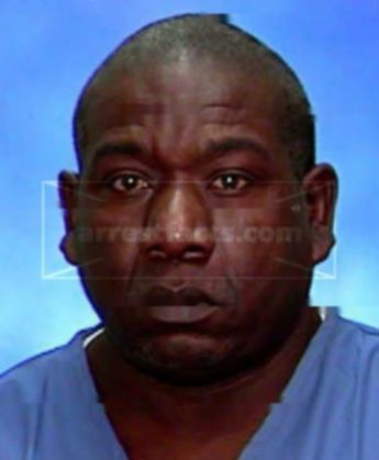 Lennie L Joyner