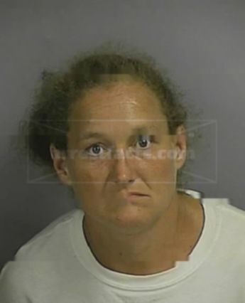 Linda L Huggins