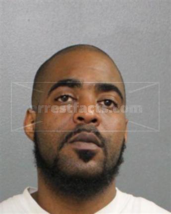Santago Montell Davis