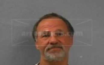 Bobby J Bennett