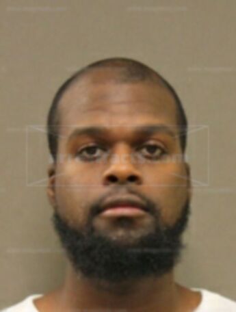 Quinnel Derrick Graves