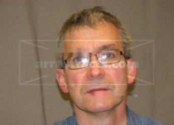 Kenneth D Linscott