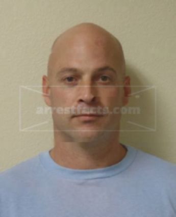 Travis J Hendren