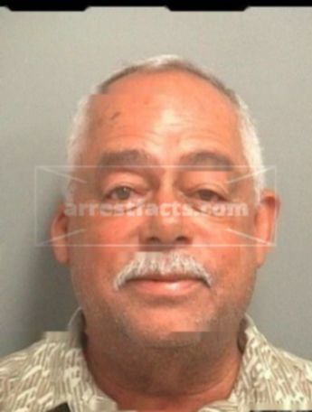 Hector L Martinez