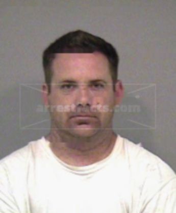 Justin D Hoskins