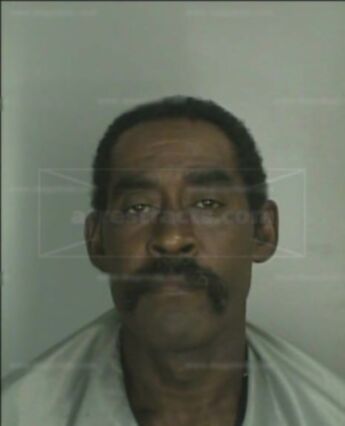 Bernard Simon