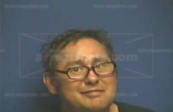 Robert D Williams