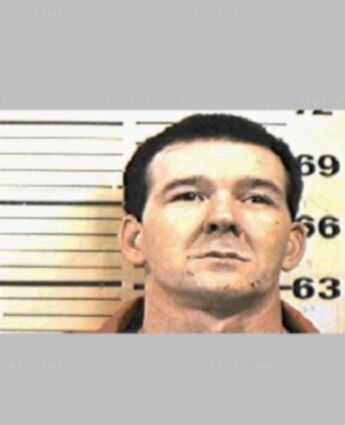 Darrell D Henry