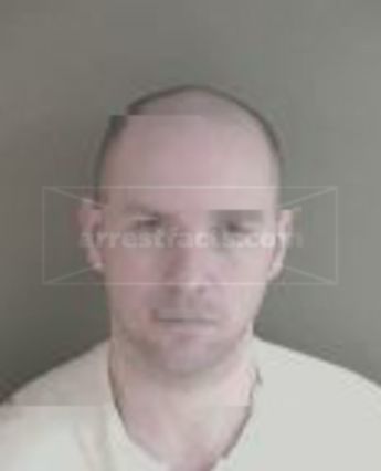Darwin Earl Treat
