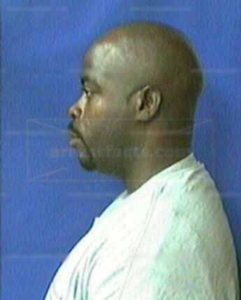Tyrone Holmes