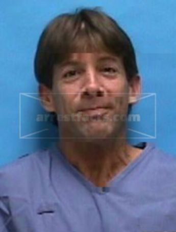 Steven J Ritchey