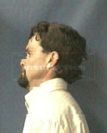 Travis C Leonard