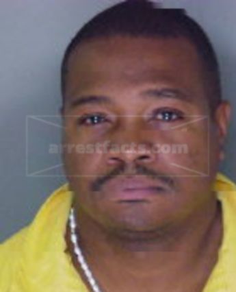 Luis Antonio Knight