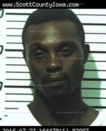 Davantres Deshaun Moore