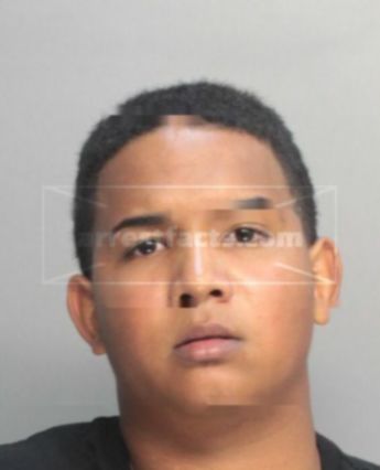 Albert D Hernandez Valenzuela