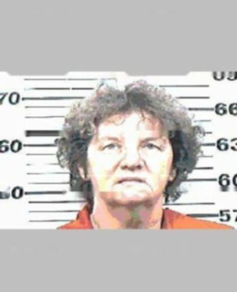 Patricia R Roberts