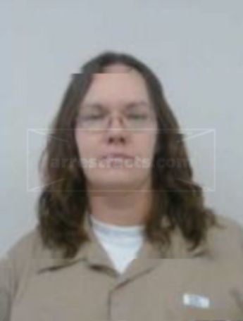 Lisa M Wicht