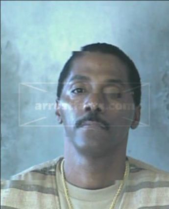 Darryl R Thomas