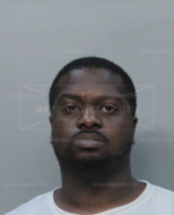 Tavares Vicente Lawson