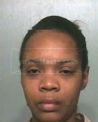 Niasia K Davis