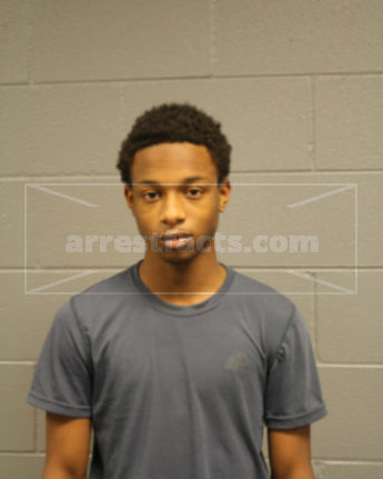 Mario T Mullens
