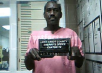 Robert Earl Davis