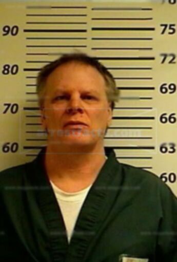 Robert L Riggan